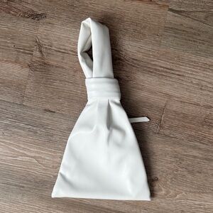 Bride - Elegant White Knot Handbag